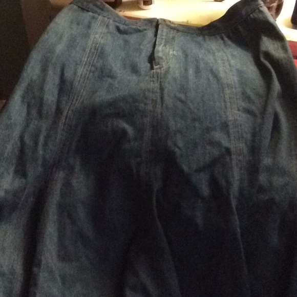 Lizwear Jean skirt size12 - Picture 2 of 5